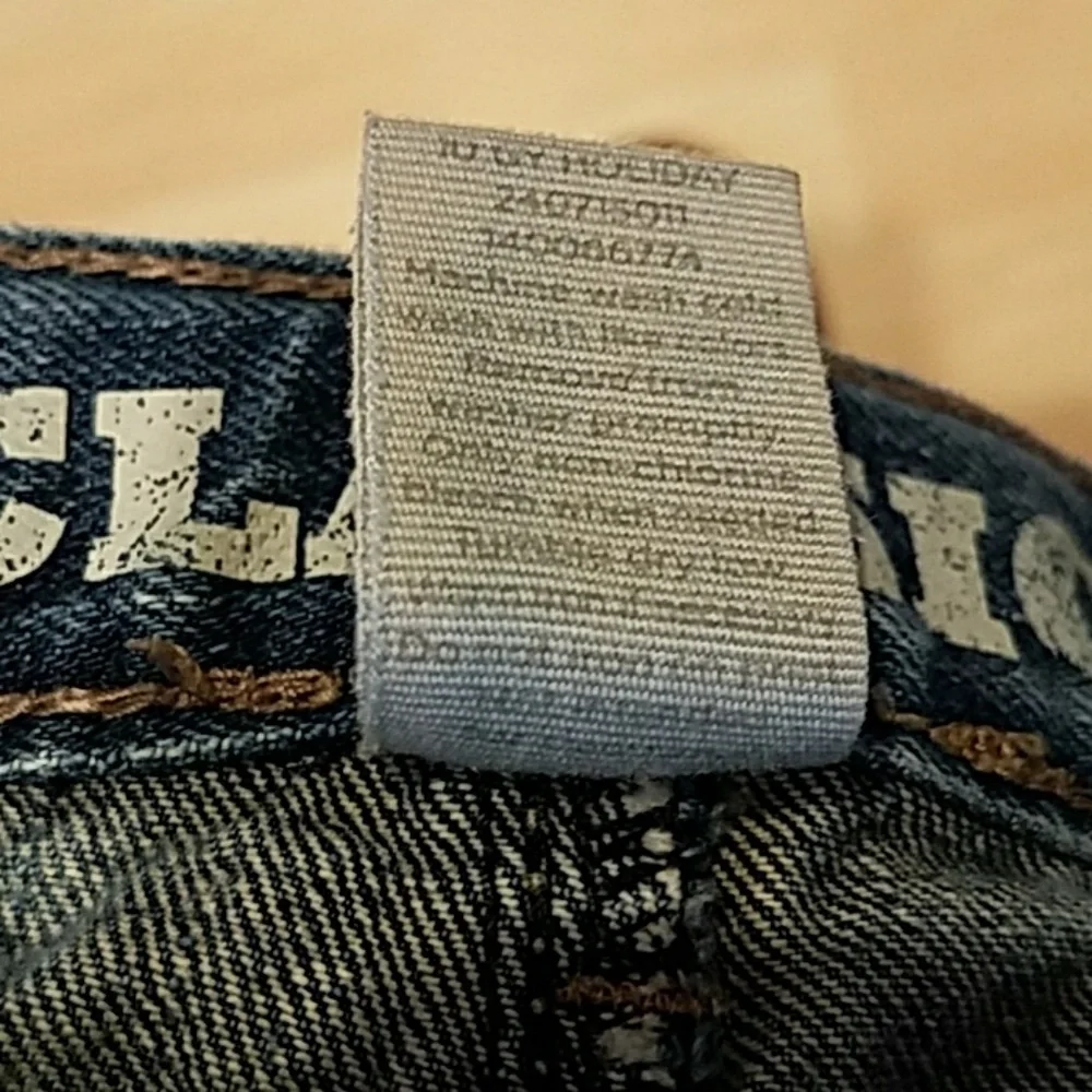 GYMBOREE DISTRESSED CLASSIC  JEANS  SIZE 6